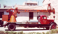 The first crane truck of the company